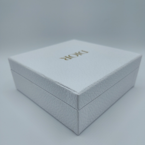 Dior Textured White Gift Box & Card Gold Logo 5x5 Hard Box Case Packaging NWOT - Picture 7 of 15